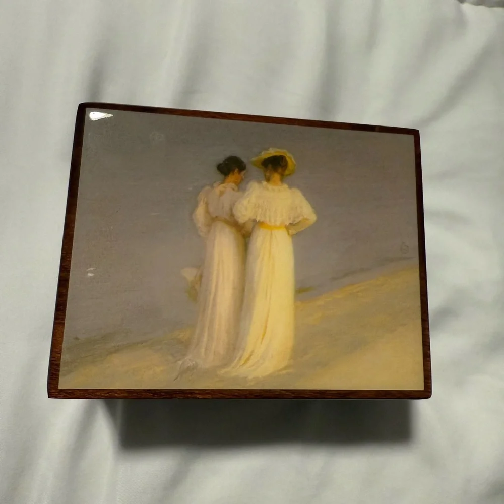 Reuge “That’s What Friends Are For” Swiss music box - visible movement